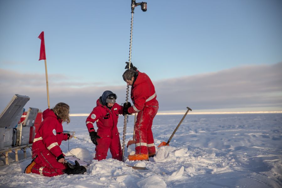 Aurelia Hölzer – Überwintern in der Antarktis: Polarschimmer